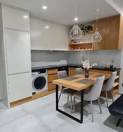Luxurious Apartament Apartment Sarande Bagian luar foto