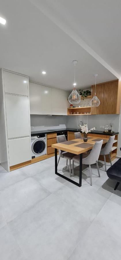Luxurious Apartament Apartment Sarande Bagian luar foto